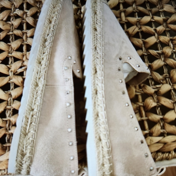 Marc Fisher Women's Pink Slip On Studded Espedrills NWOT - Picture 6 of 9